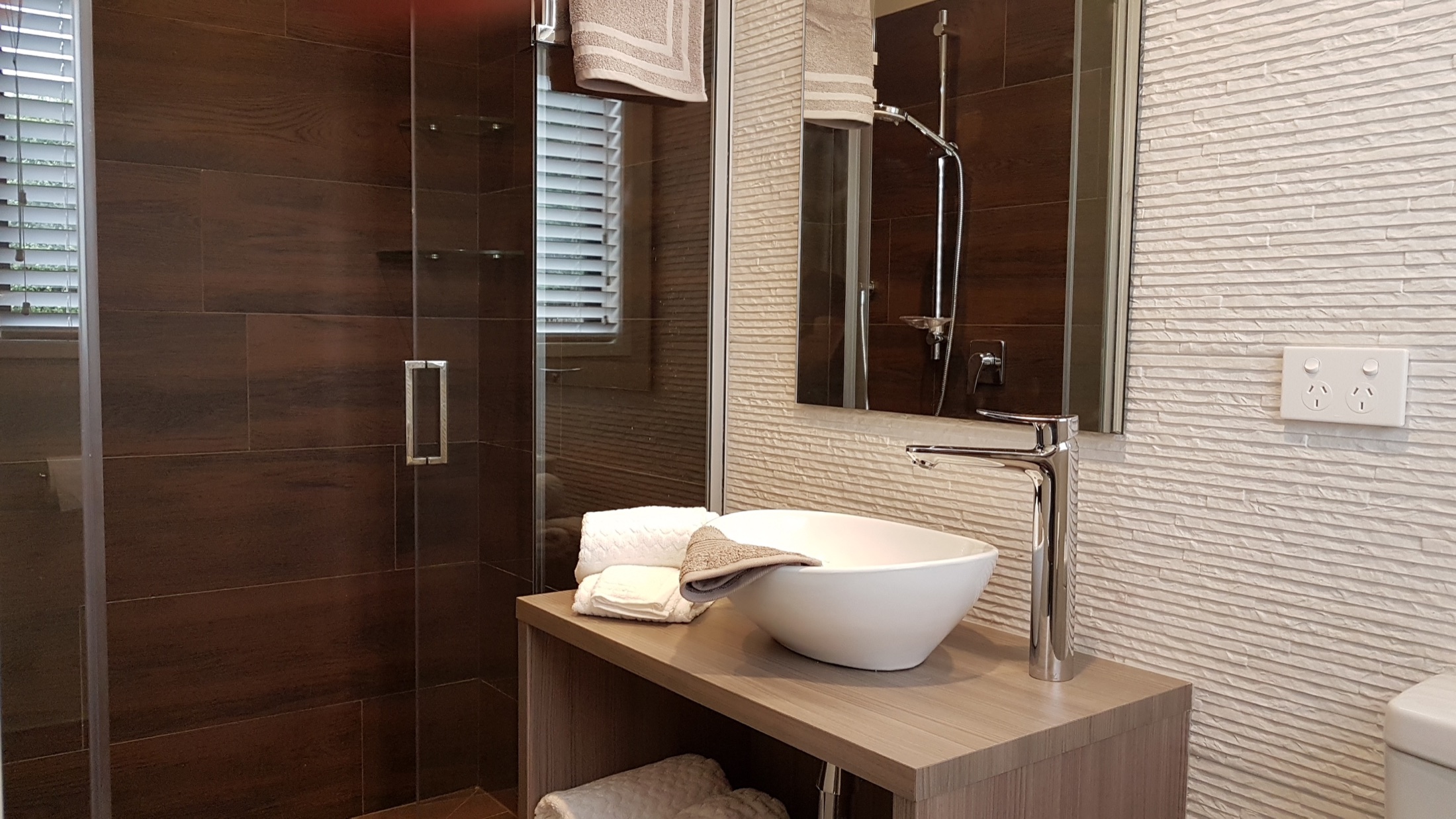 BeachBox studio ensuite