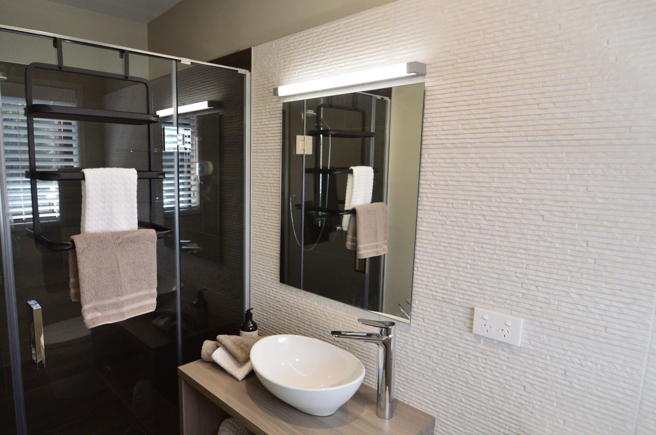 BeachBox studio ensuite
